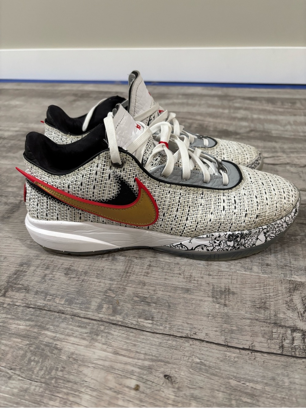 Nike LeBron 20 The Debut sz 10